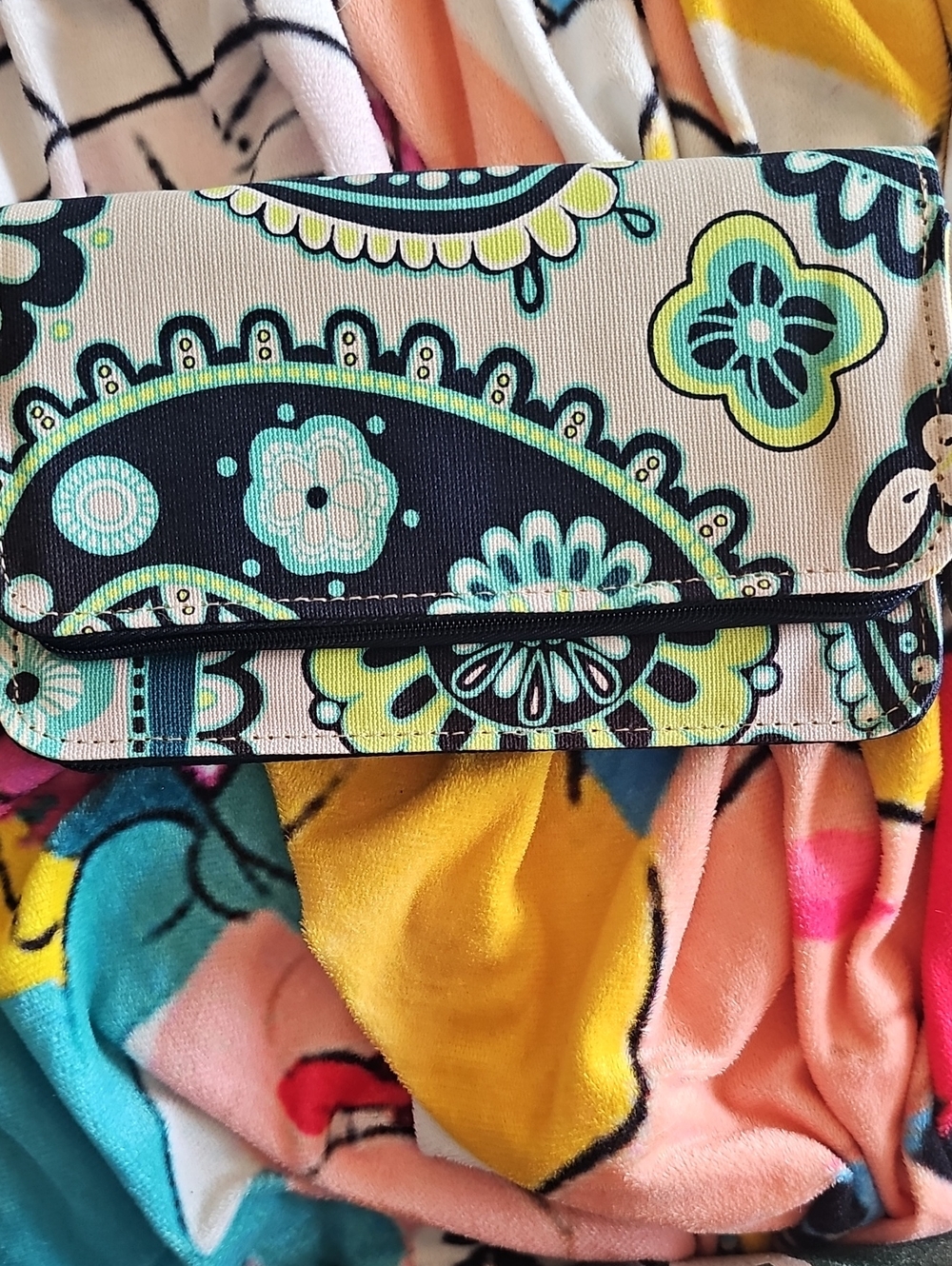 thirty-one Perfect Cents Floral Zip Wallet in Teal, Lime & Black